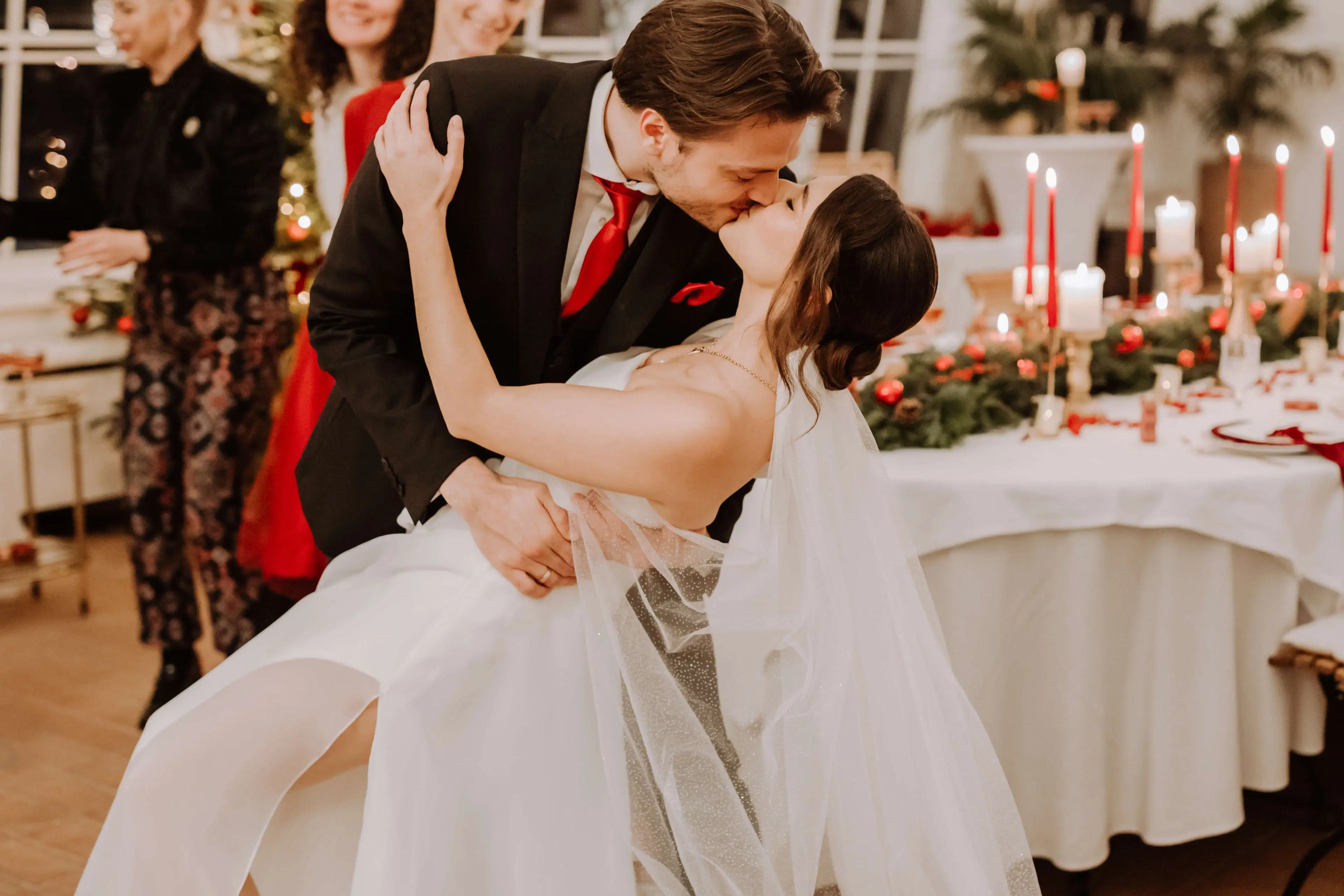Stilvolle Winterhochzeit in Österreich, professionell geplant